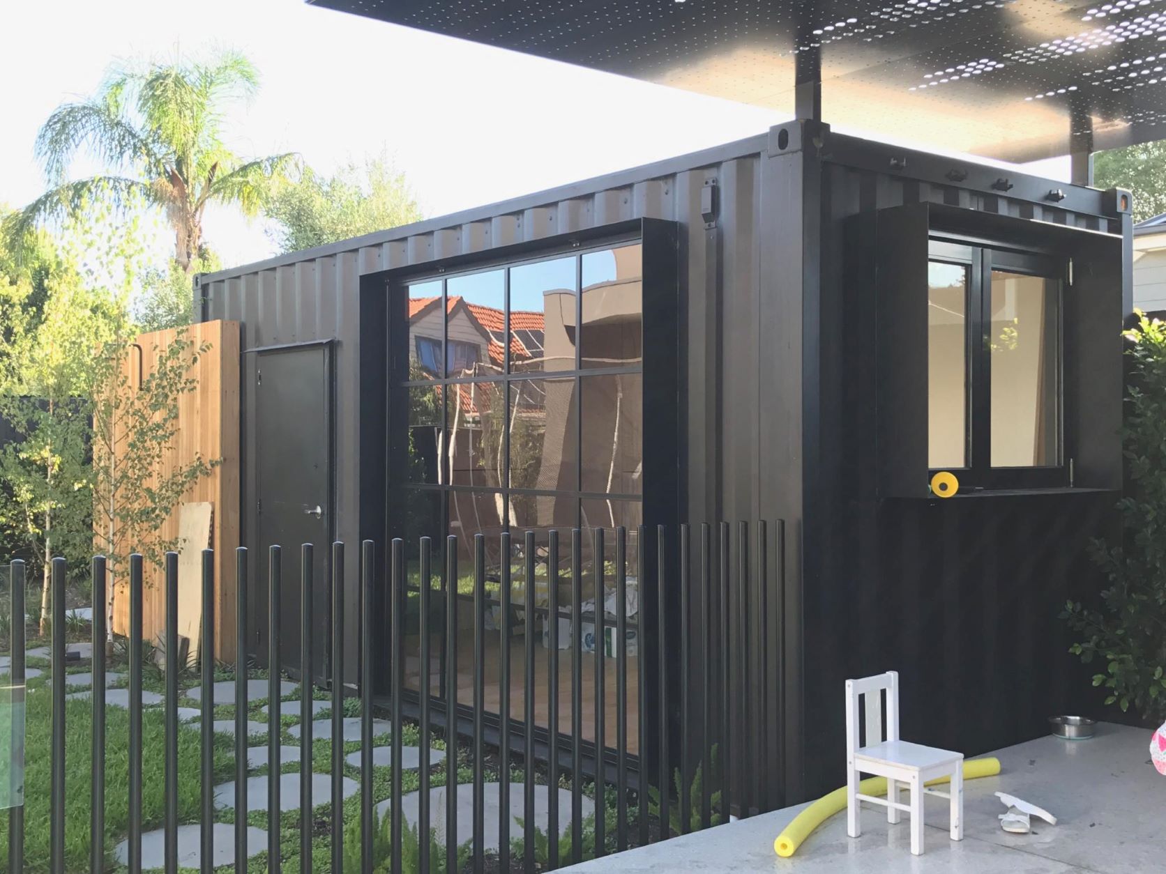 20ft modified shipping container bar